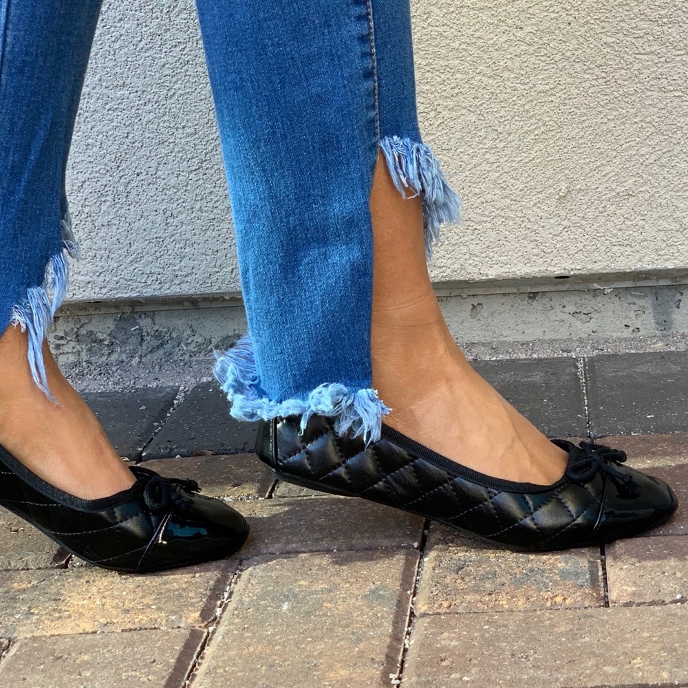 Black Quilted Comfortable Classic Ballet Flats - Picture 7 of 7